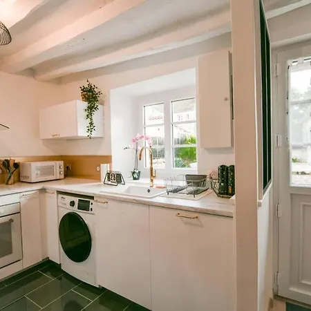 Dom wakacyjny Instant Fleury: Maison De Caractere, Jardin Secret Barbizon
