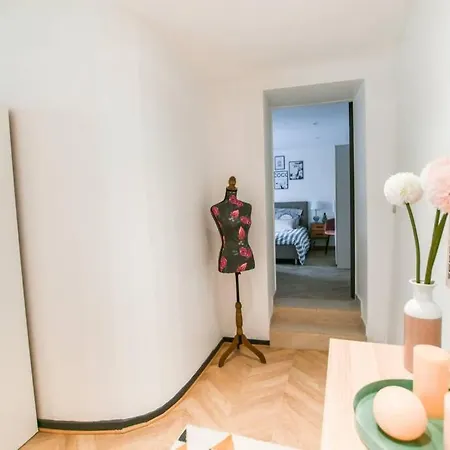 Dom wakacyjny Instant Fleury: Maison De Caractere, Jardin Secret Barbizon