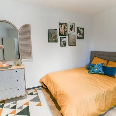 Instant Fleury: Maison De Caractere, Jardin Secret Barbizon