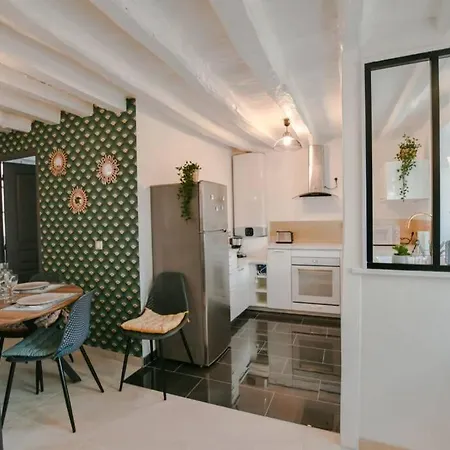 Instant Fleury: Maison De Caractere, Jardin Secret *